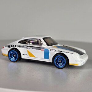 Hot Wheels 96 Porsche Carrera Die-Cast Car Model 1:64 Scale White/Blue/Yellow Wi